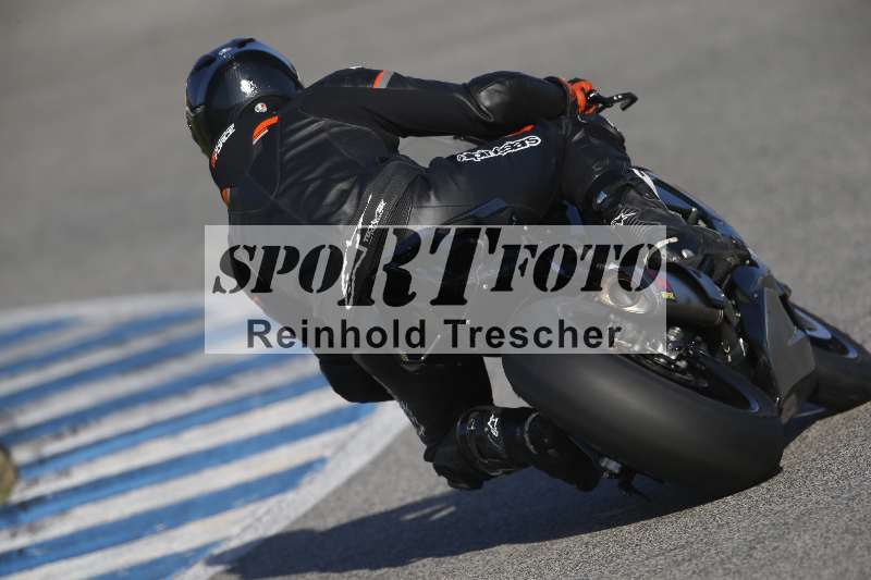 /Archiv-2024/02 29.01.-02.02.2024 Moto Center Thun Jerez/Gruppe gruen-green/backside